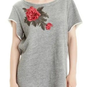 NWT Size Small Romeo & Juliet Gray Rose Sweatshirt